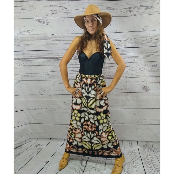Vintage Dresses & Skirts - 1970s floral print lightweight maxi skirt w sash